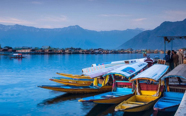 Kashmir Tour Ex - Delhi 